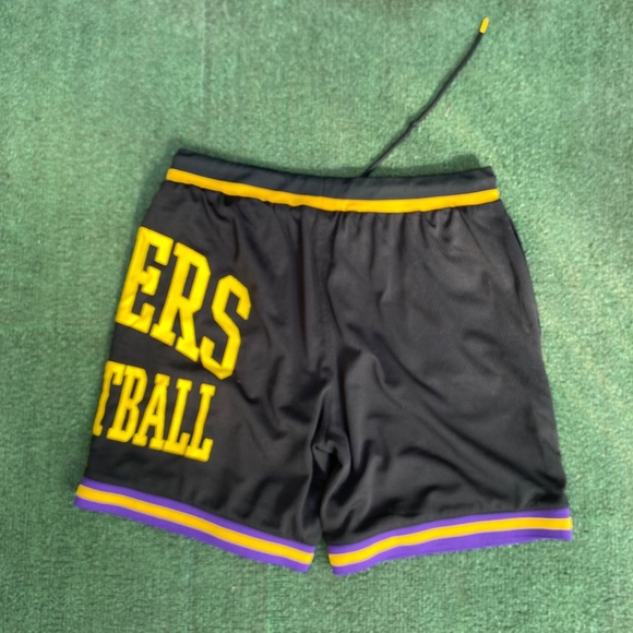 Lakers shorts - Picture 3 of 3